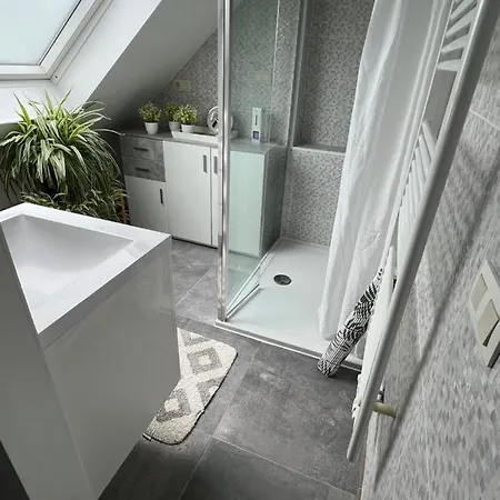 Lejlighed Cosy 1 Bedroom 900m From *